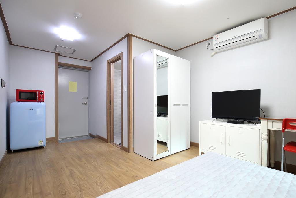 Sb House Hotel Suwon Bagian luar foto