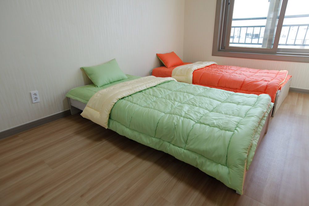 Sb House Hotel Suwon Bagian luar foto